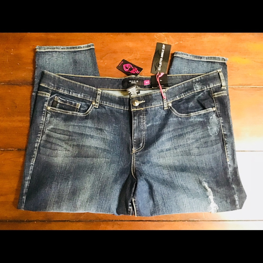 NWT Torrid ankle pants